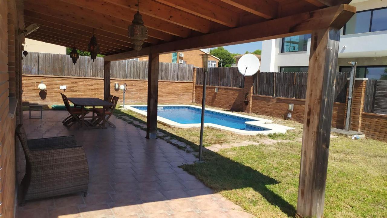 Chalet Moderno Con Piscina En Calafell 빌라 외부 사진